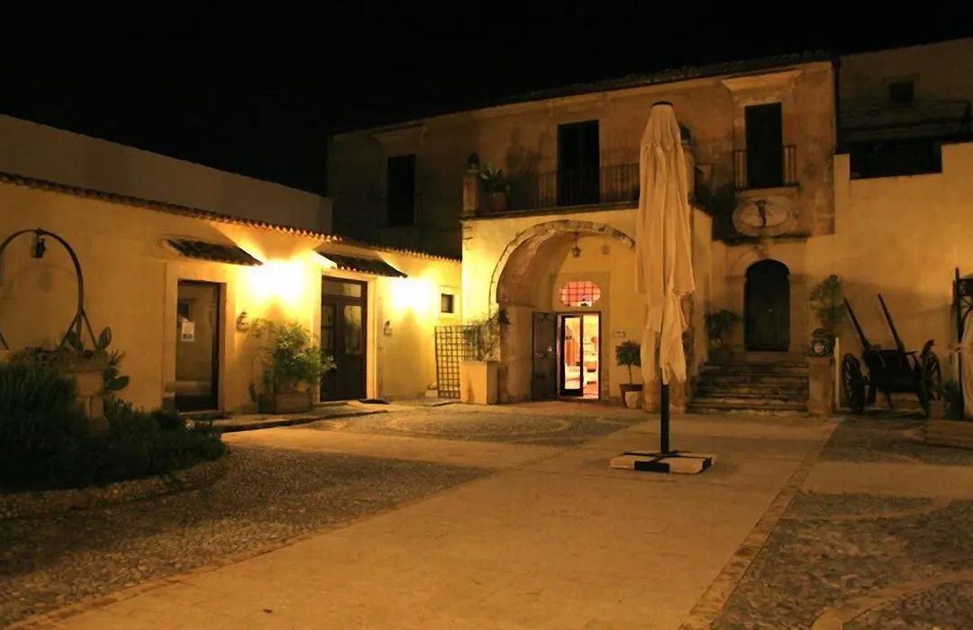 Chiusa Di Carlo Agriturismo-1